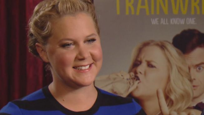 Lustig: Amy Schumer scheitert an Mannequin Challenge